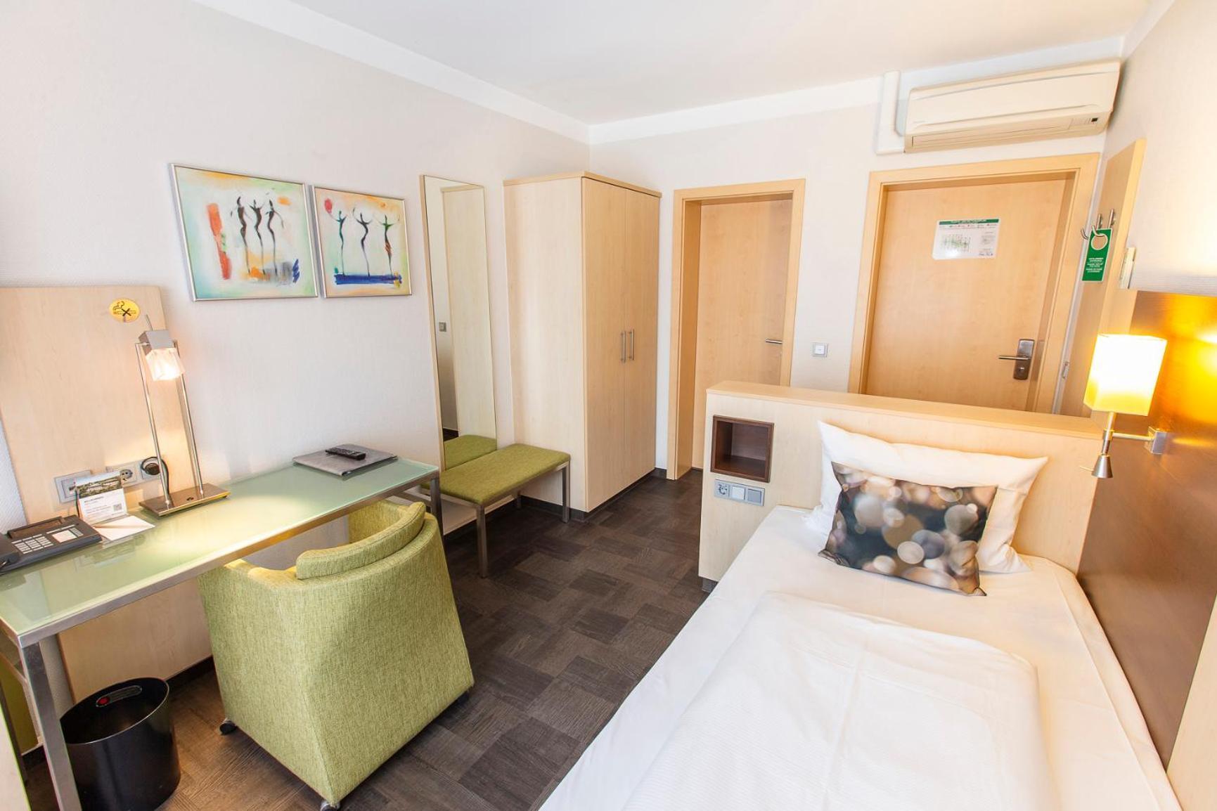Hotel Scheffelhöhe Bruchsal Kültér fotó