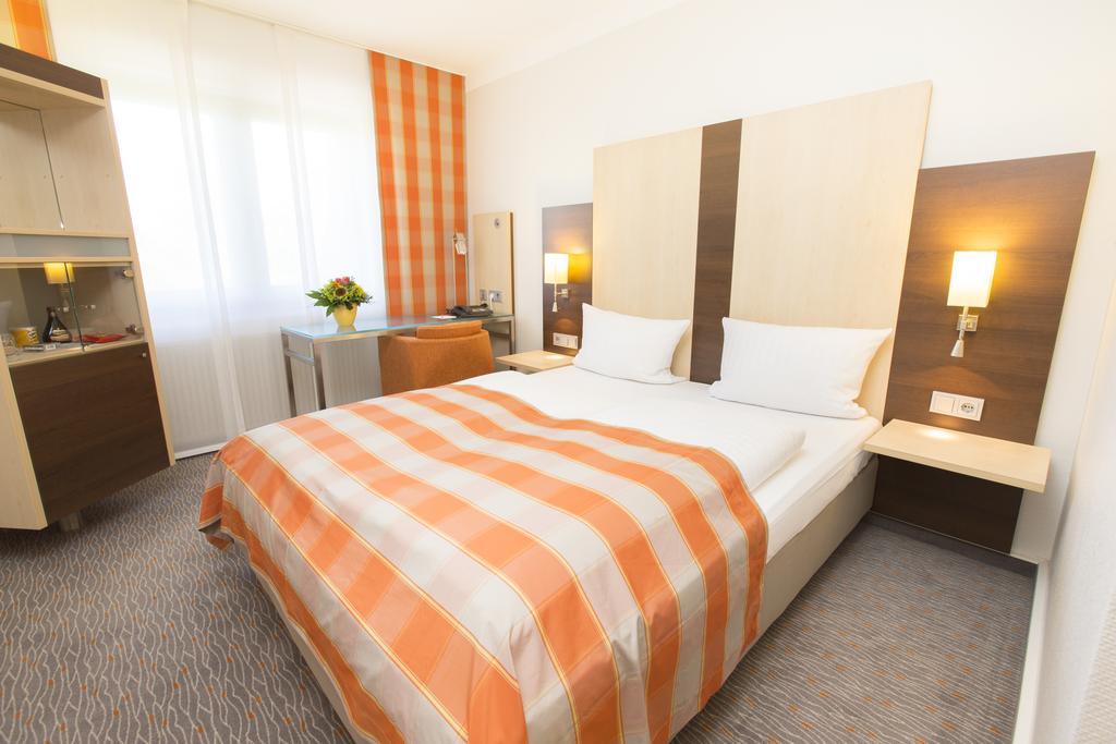 Hotel Scheffelhöhe Bruchsal Kültér fotó