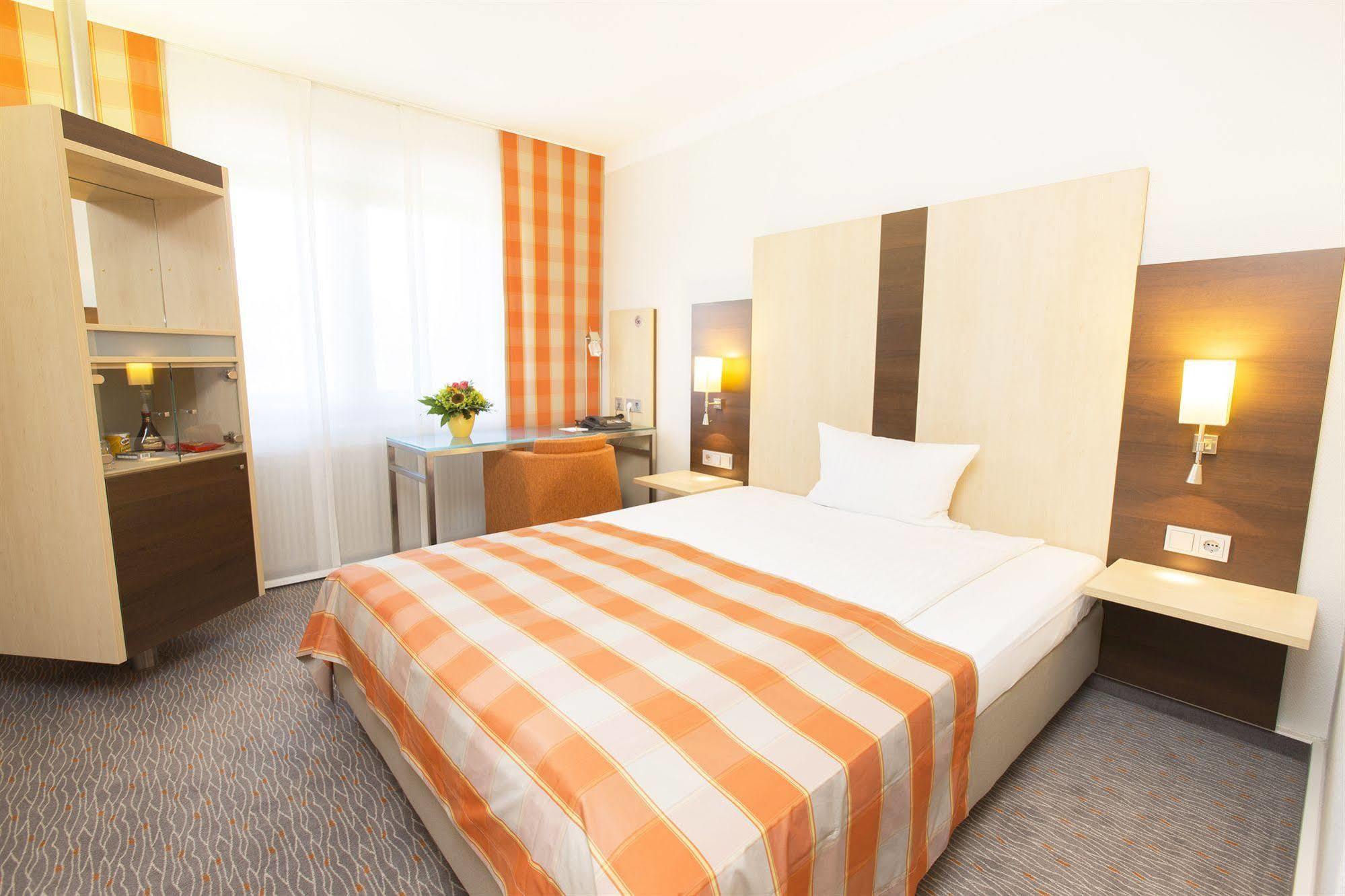 Hotel Scheffelhöhe Bruchsal Kültér fotó