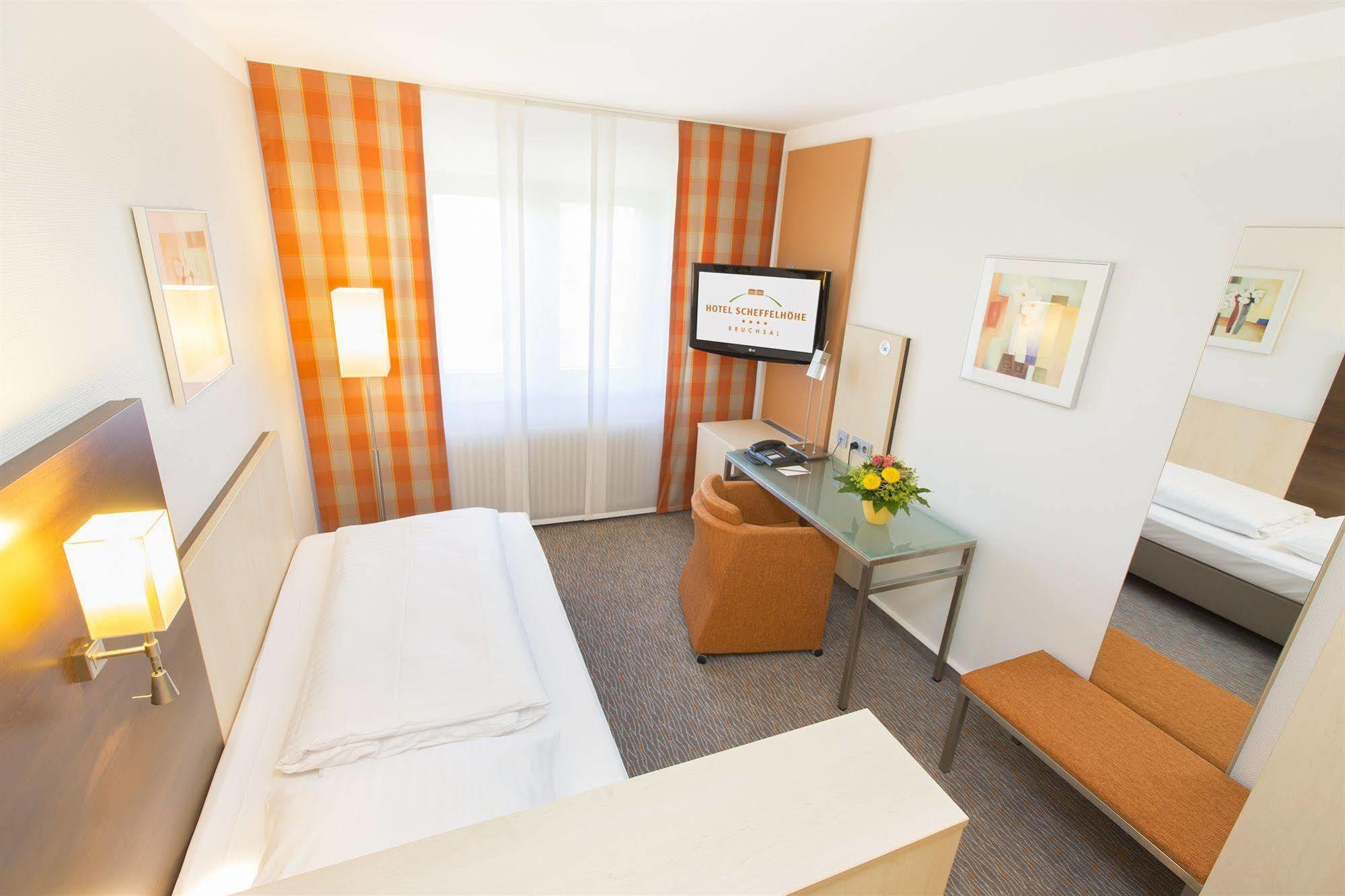 Hotel Scheffelhöhe Bruchsal Kültér fotó